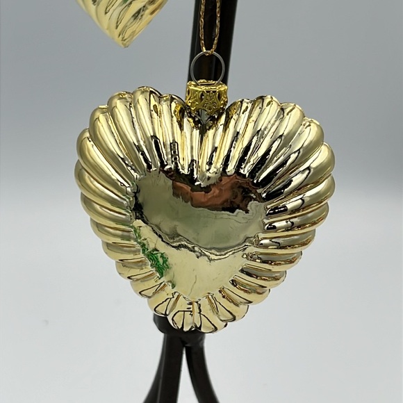 Set of 3 plastic gold colored Christmas ornaments - Picture 3 of 10